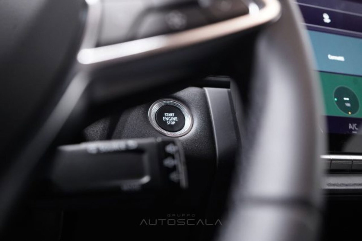 Renault Captur 1.0 tce Techno 90cv (17)