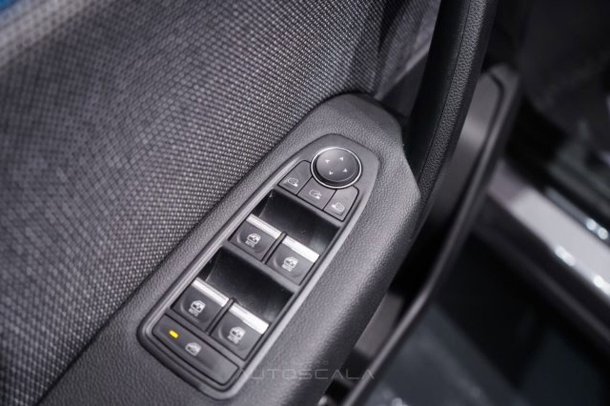 Renault Captur 1.0 tce Techno 90cv (10)