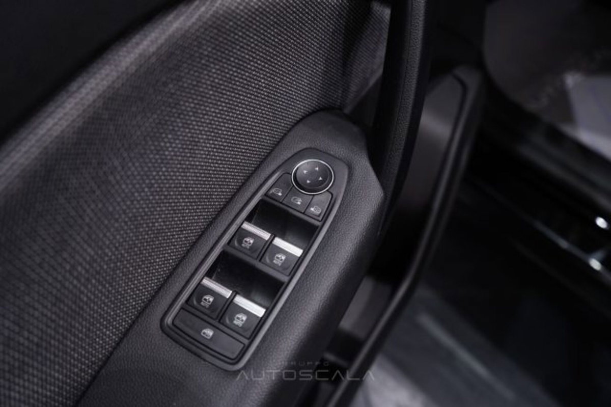 Renault Captur 1.0 tce Techno 90cv (10)
