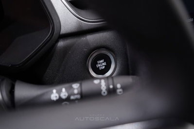 Renault Captur 1.0 tce Techno 90cv (16)