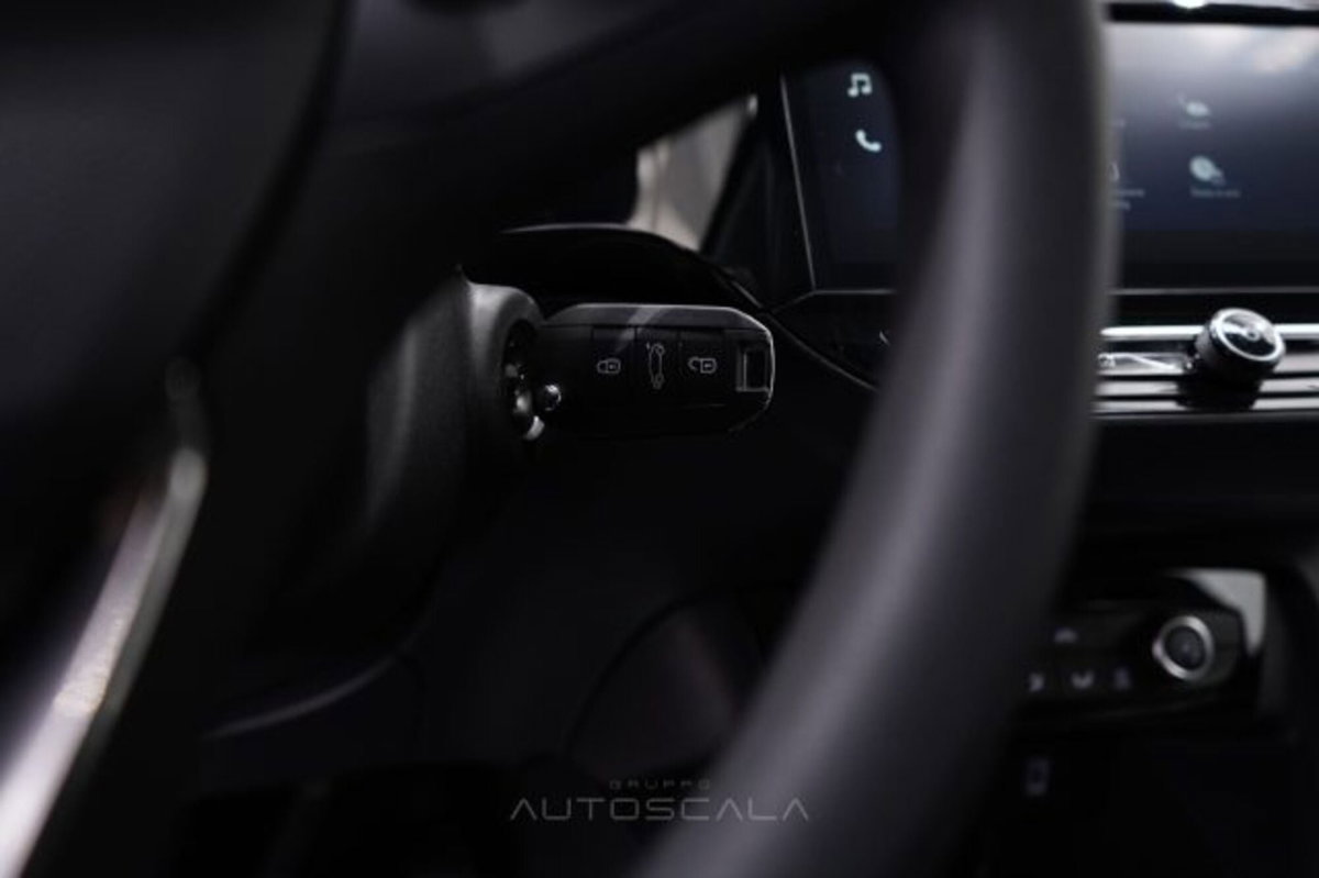 Opel Corsa 1.2 100 CV Edition (18)