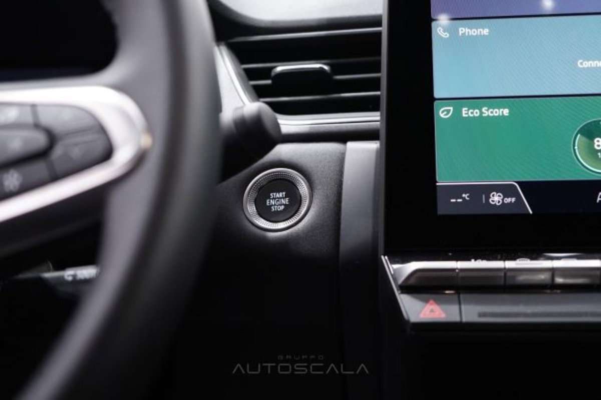 Renault Captur 1.0 tce Techno 90cv (14)
