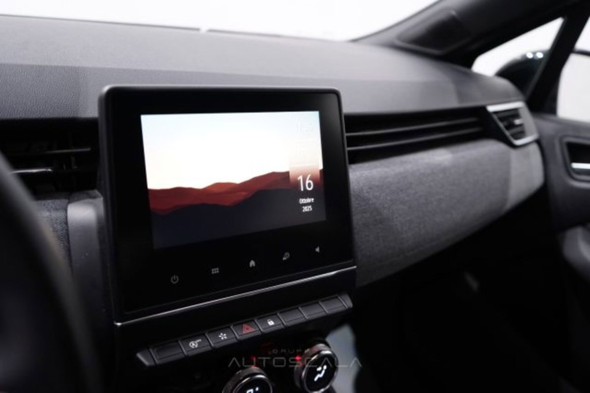 Renault Clio TCe 90 CV 5 porte Techno (14)
