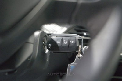 Peugeot 2008 1.2 puretech Allure s&s 100cv (15)