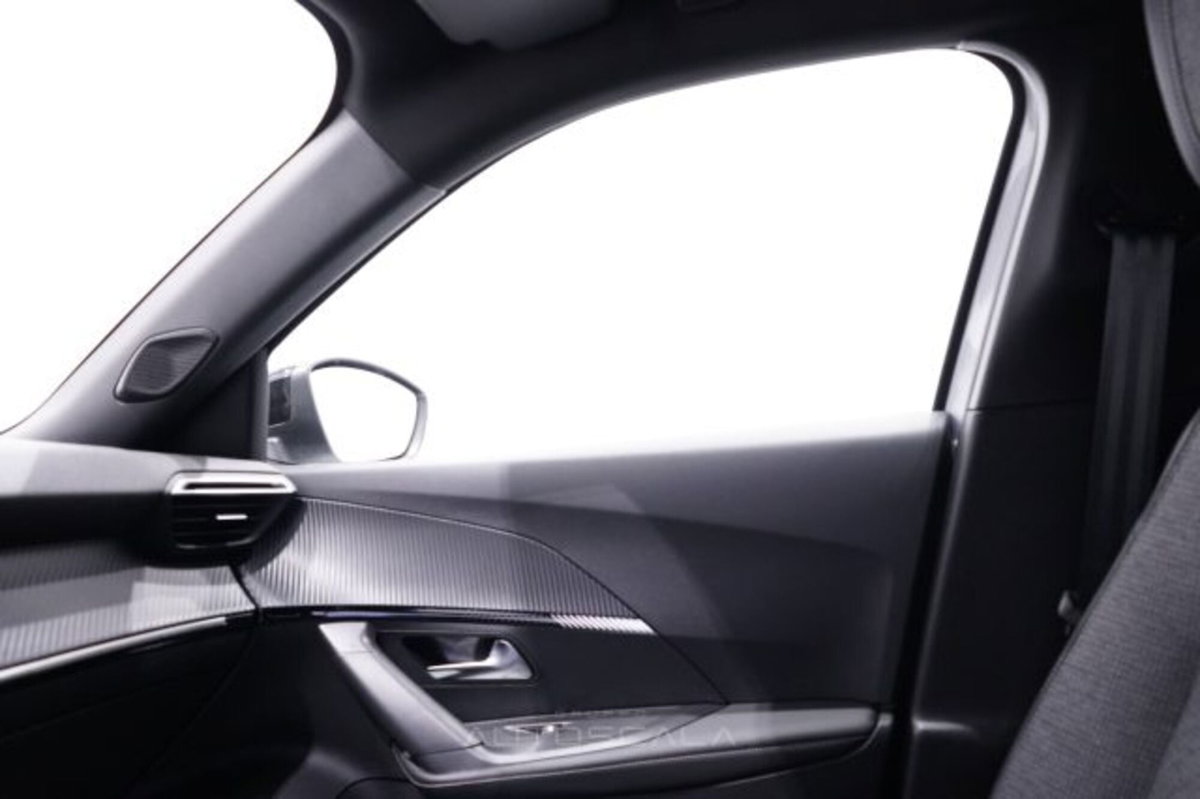 Peugeot 2008 1.2 puretech Allure s&s 100cv (19)