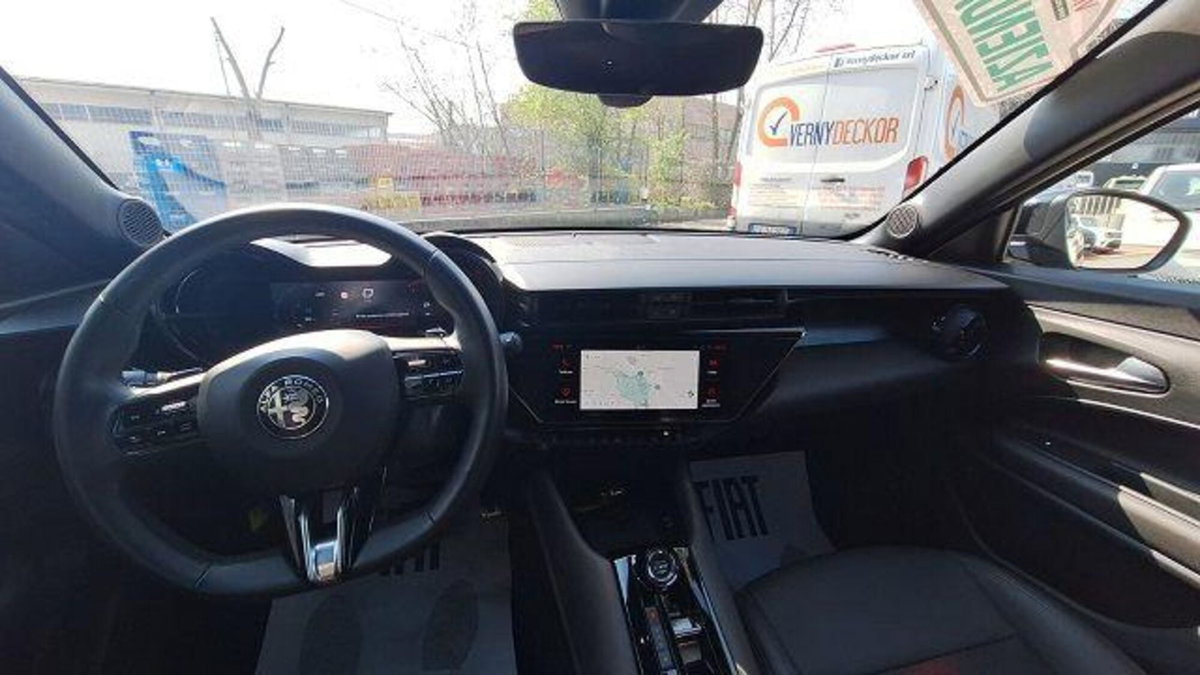 Alfa Romeo Junior elettrica Speciale 156cv (15)