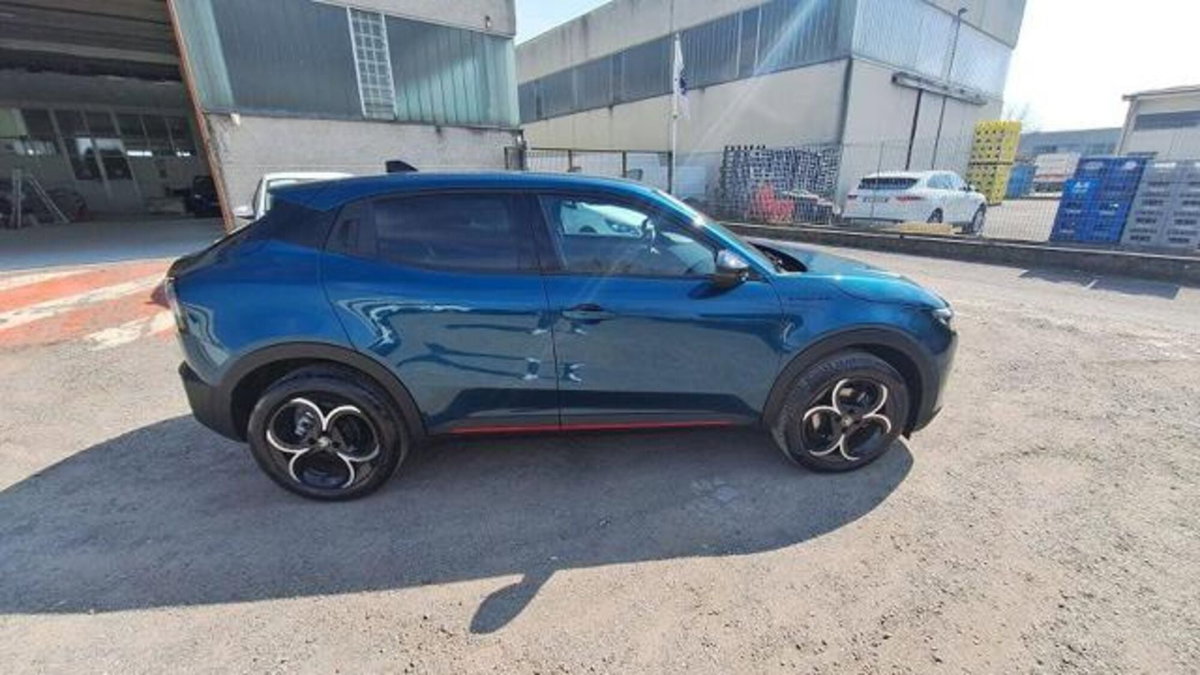 Alfa Romeo Junior elettrica Speciale 156cv (2)