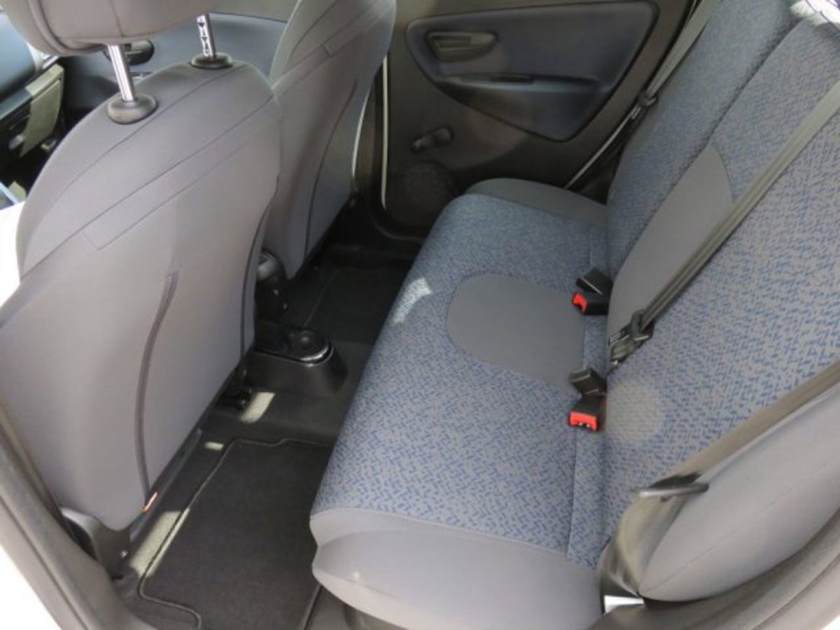 Lancia Ypsilon 1.0 FireFly 5 porte S&S Hybrid Ecochic A. Ferretti (11)