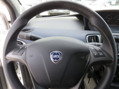 Lancia Ypsilon 1.0 FireFly 5 porte S&S Hybrid Ecochic A. Ferretti (8)