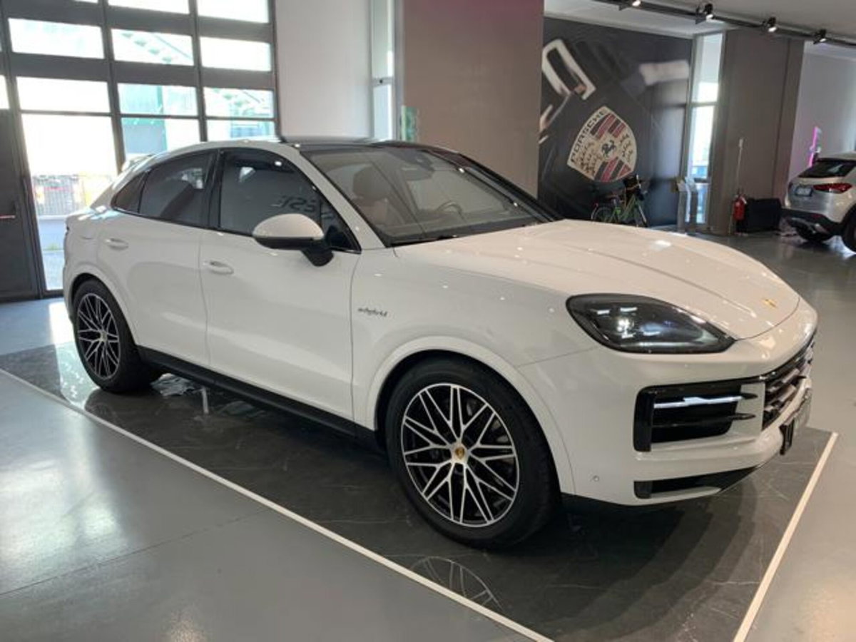 Porsche Cayenne Coupé 3.0 e-hybrid tiptronic (3)