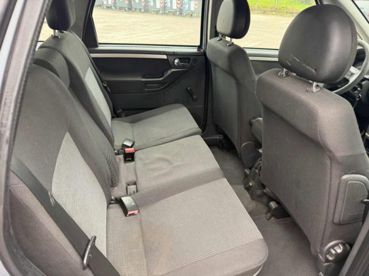 Opel Meriva 1.7 CDTI 101CV Cosmo (4)