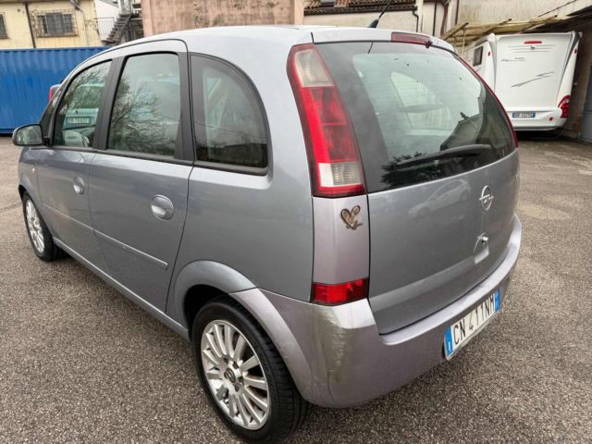 Opel Meriva 1.7 CDTI 101CV Cosmo (5)