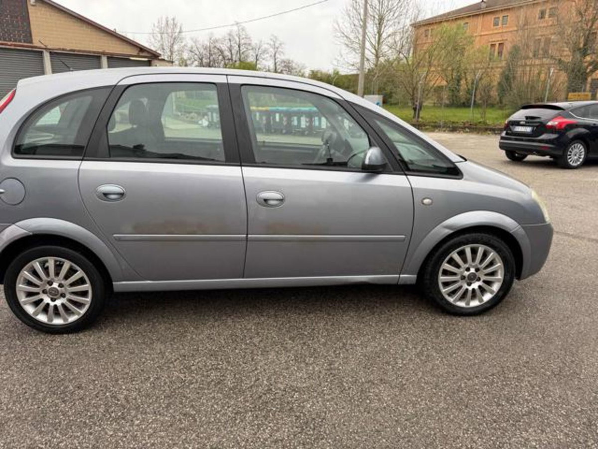 Opel Meriva 1.7 CDTI 101CV Cosmo (3)