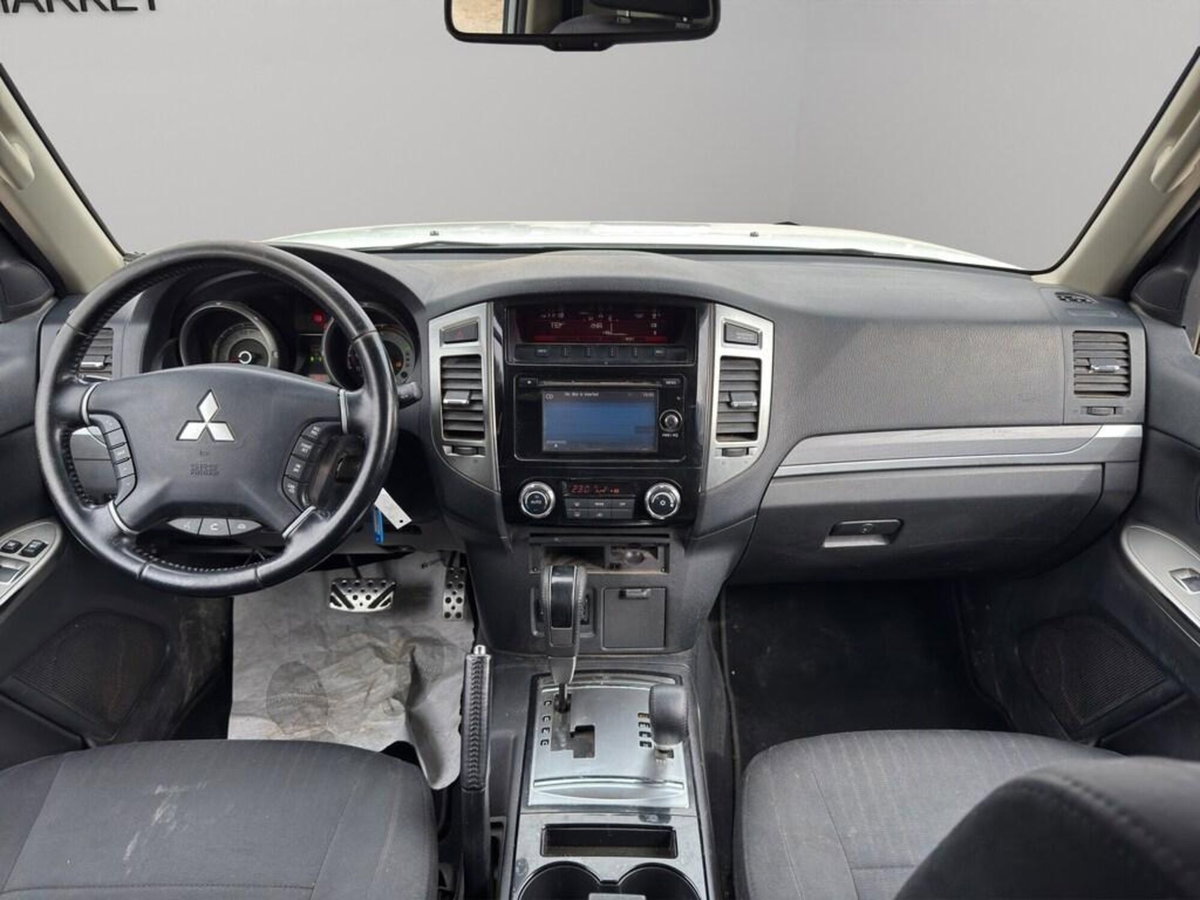 Mitsubishi Pajero 3.2 DI-D 16V aut. 3p. Tender DPF (14)