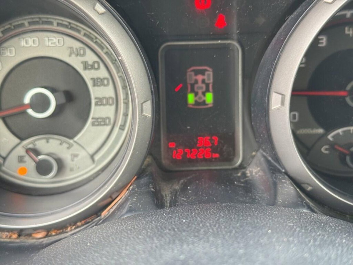 Mitsubishi Pajero 3.2 DI-D 16V aut. 3p. Tender DPF (9)