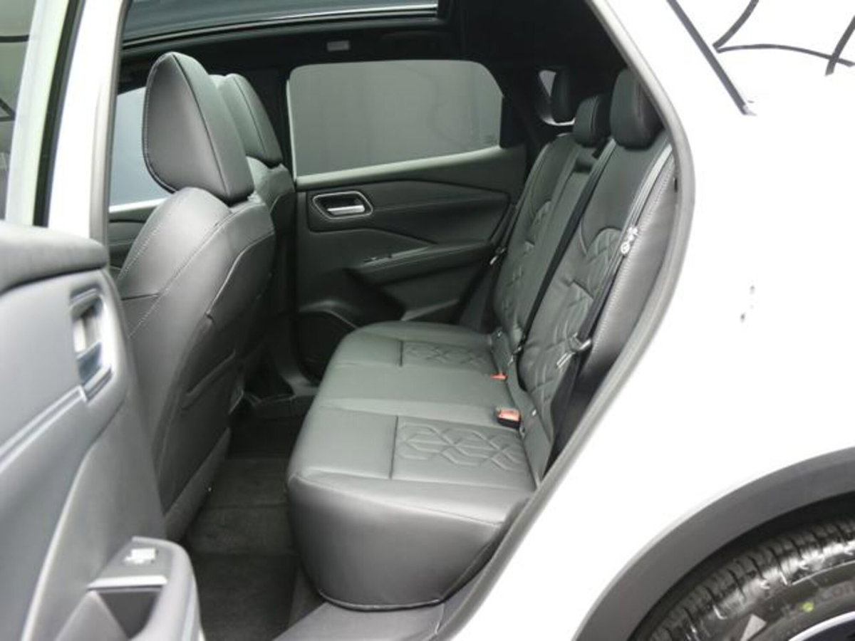 Nissan Qashqai 1.3 mhev Tekna 4wd 158cv xtronic (8)