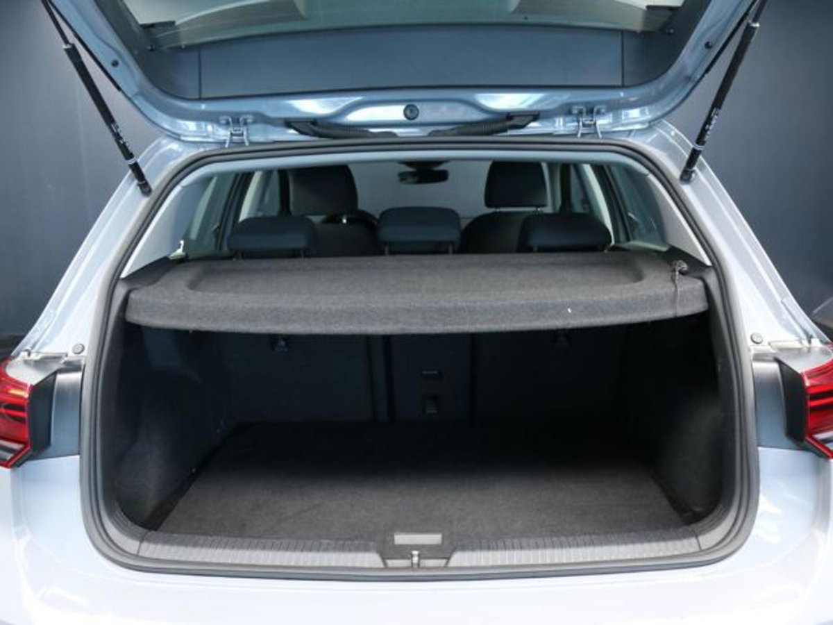 Volkswagen Golf Variant 2.0 TDI SCR DSG Life (7)
