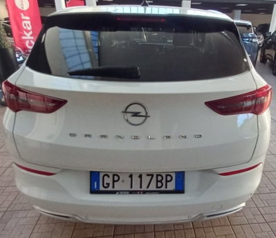 Opel Grandland 1.5 diesel Ecotec aut. Business Elegance (3)