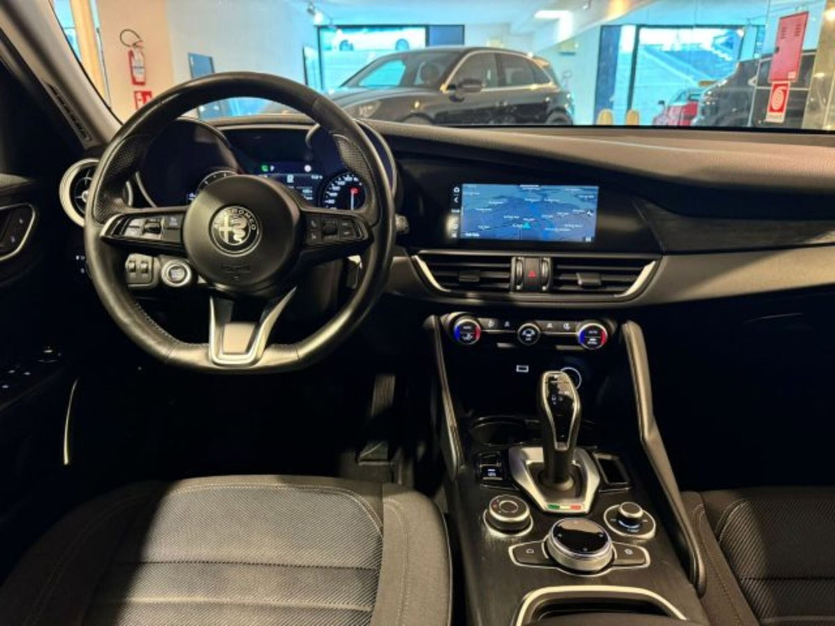 Alfa Romeo Giulia 2.2 Turbodiesel 160 CV (10)