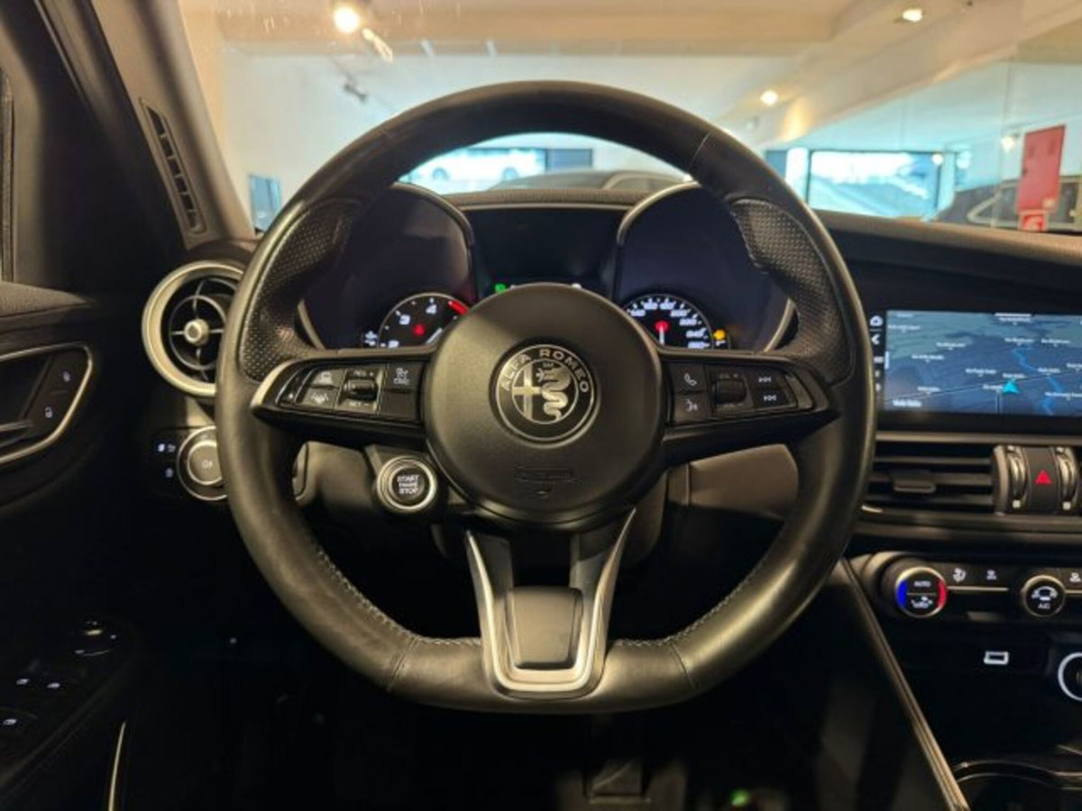 Alfa Romeo Giulia 2.2 Turbodiesel 160 CV (11)