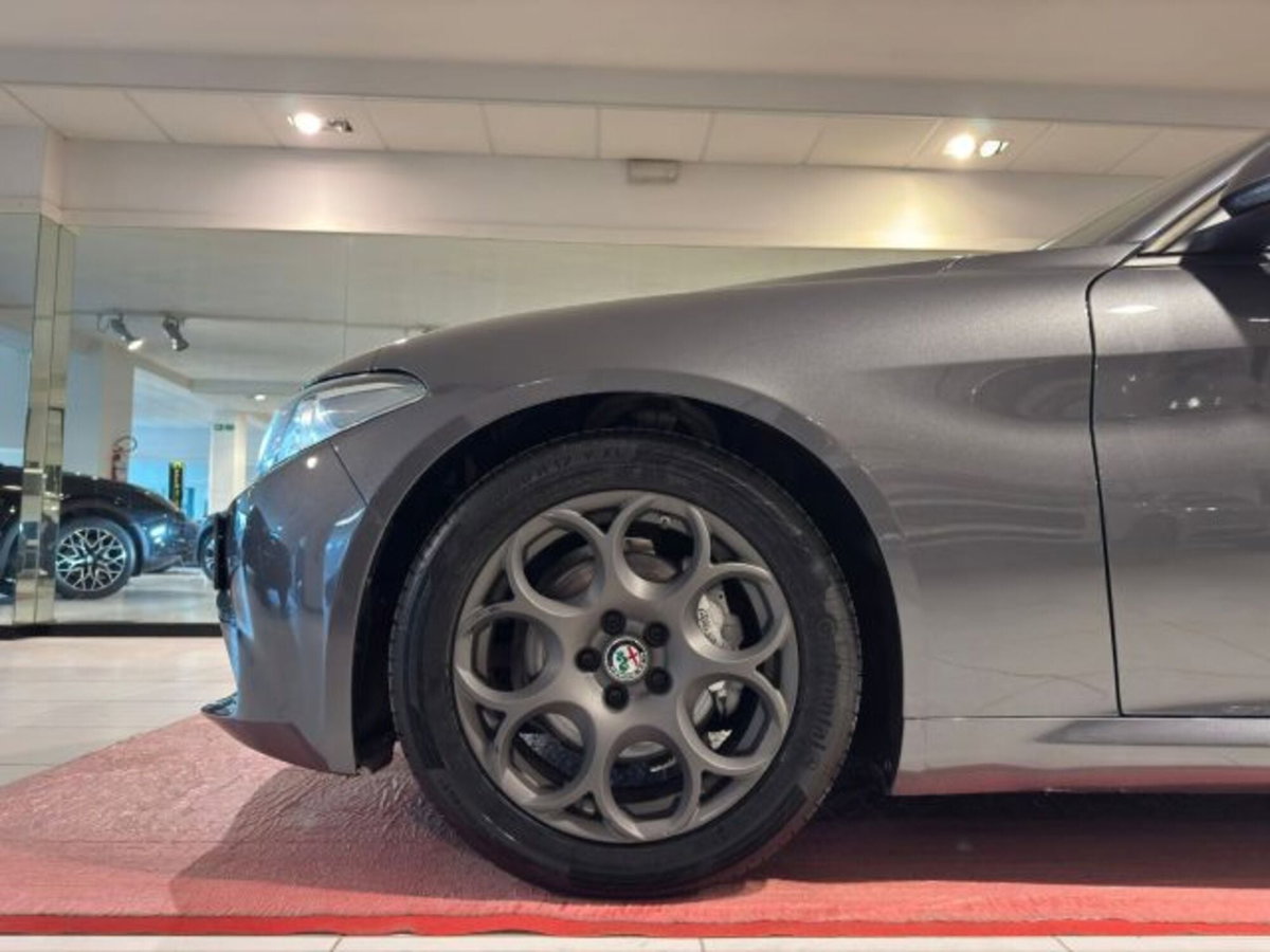 Alfa Romeo Giulia 2.2 Turbodiesel 160 CV (4)