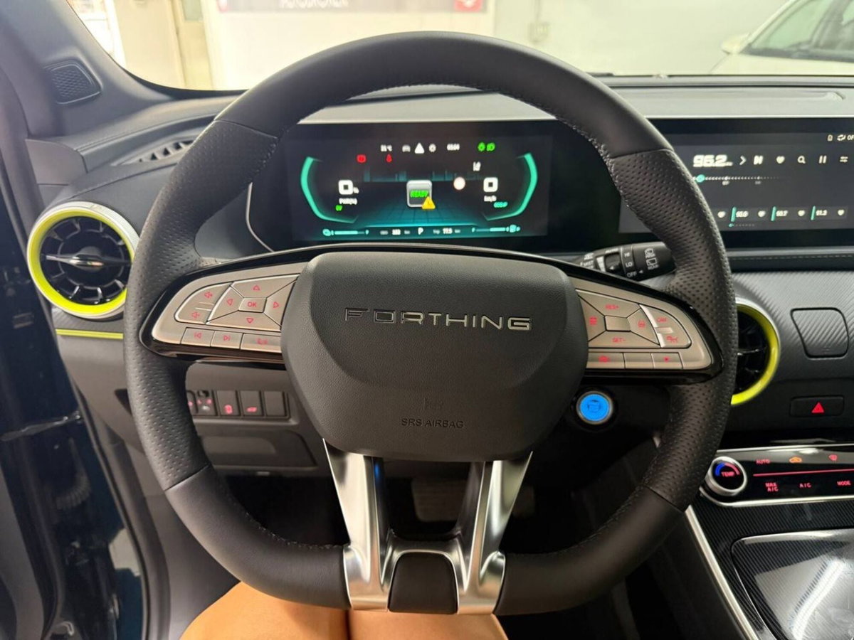 Forthing Friday Friday HEV 1.5 auto (10)