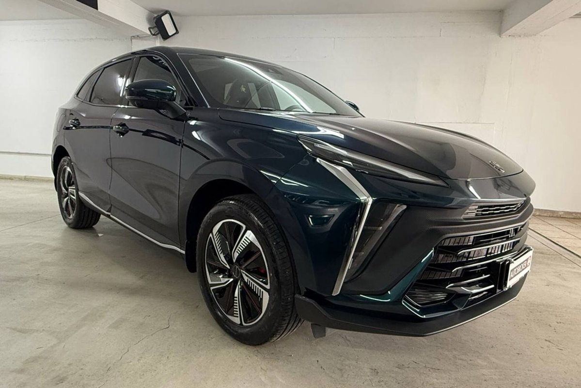 Forthing Friday Friday HEV 1.5 auto (3)