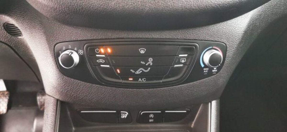 Ford Transit Courier 1.5 TDCi 75CV  Trend (11)