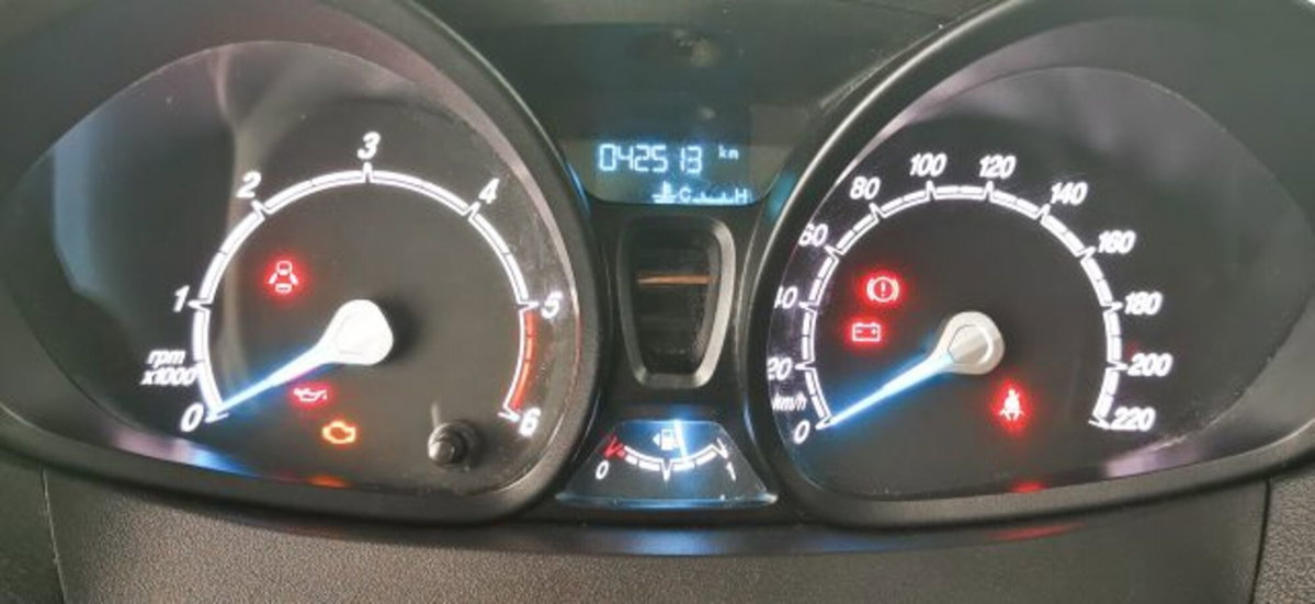 Ford Transit Courier 1.5 TDCi 75CV  Trend (9)