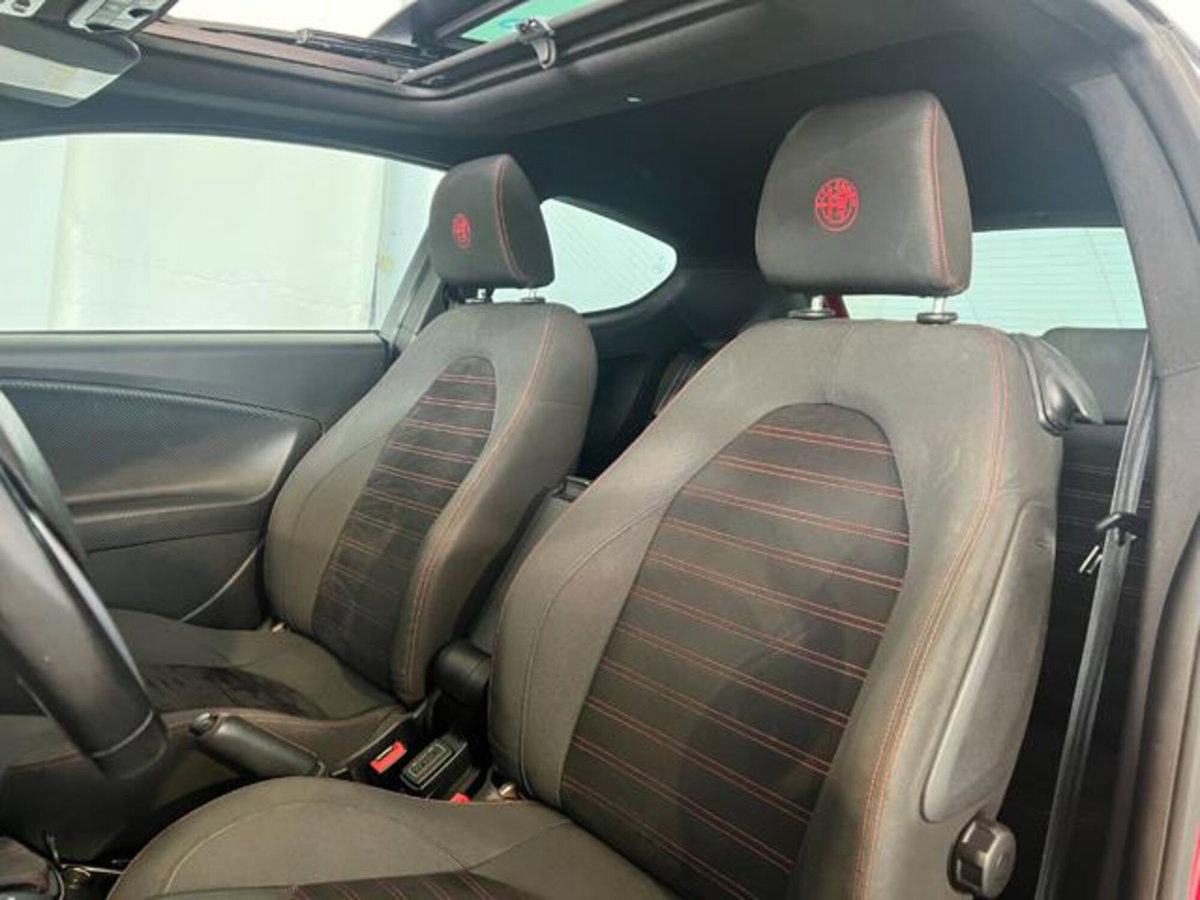 Alfa Romeo MiTo 1.4 T 170 CV M.air S&S TCT Veloce (9)