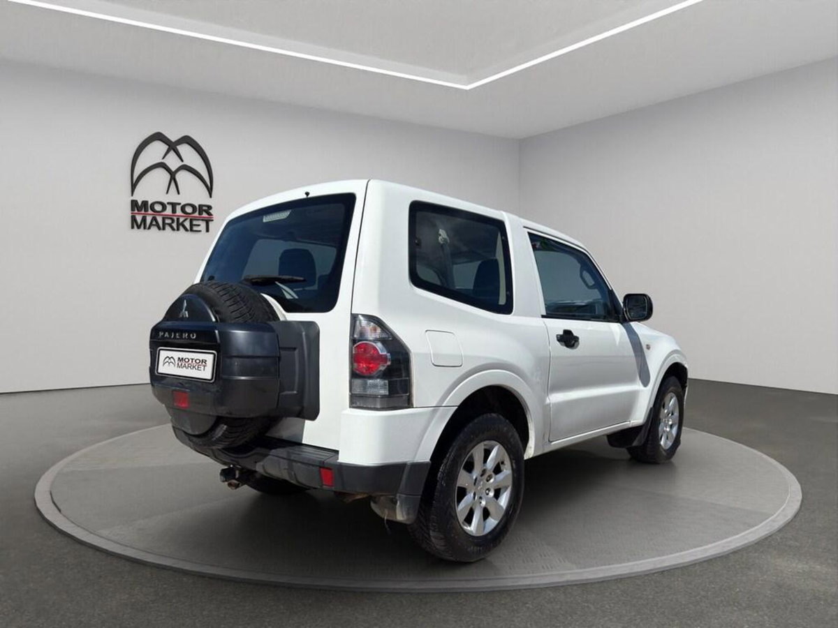 Mitsubishi Pajero 3.2 DI-D 16V aut. 3p. Tender DPF (7)
