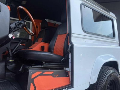 Land Rover Defender 110 2.2 TD4 Hard Top N1 (15)