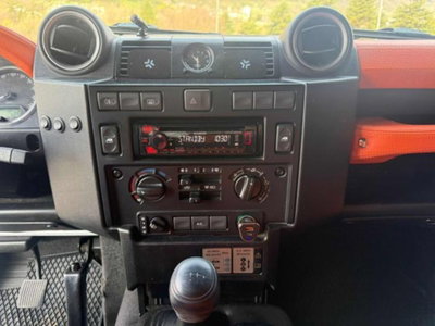 Land Rover Defender 110 2.2 TD4 Hard Top N1 (11)