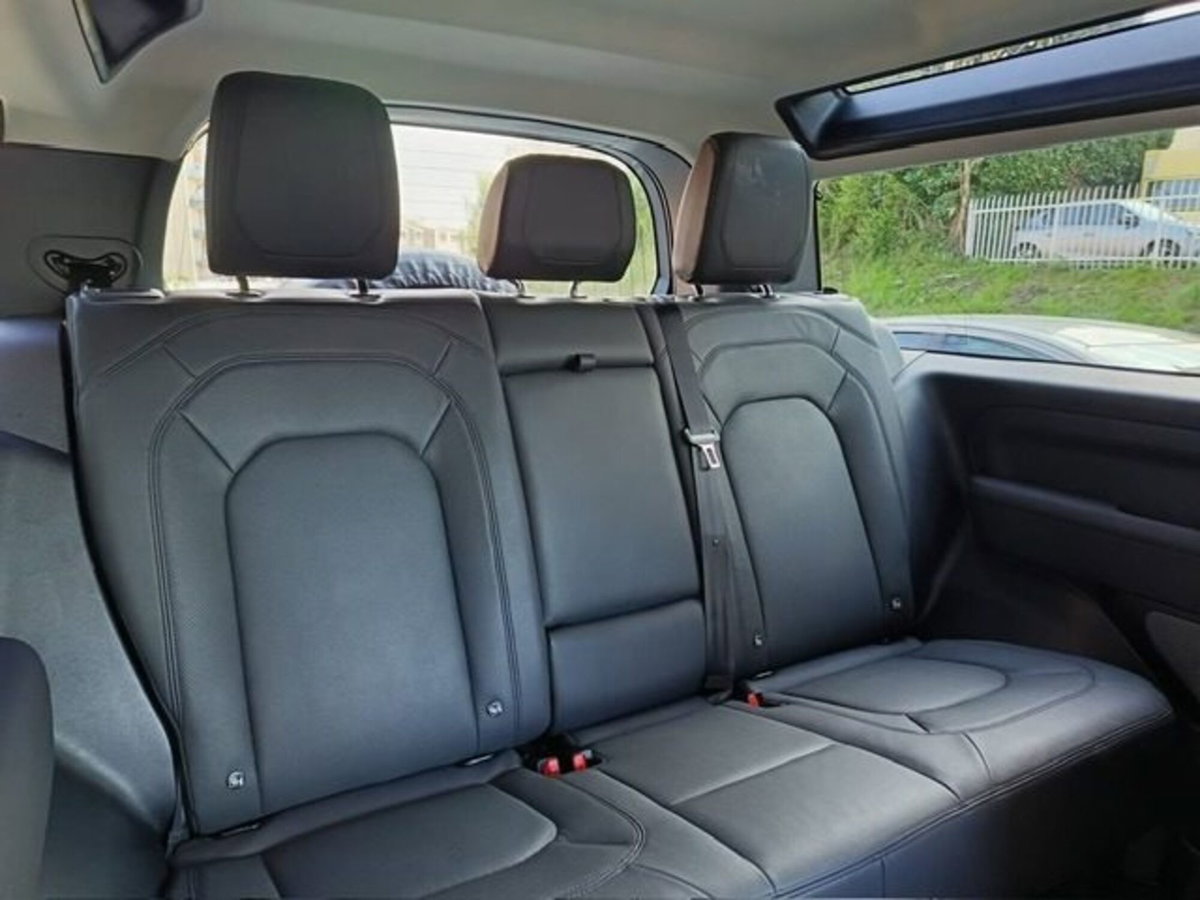 Land Rover Defender 90 Hard Top 3.0d i6 mhev awd 200cv auto (11)