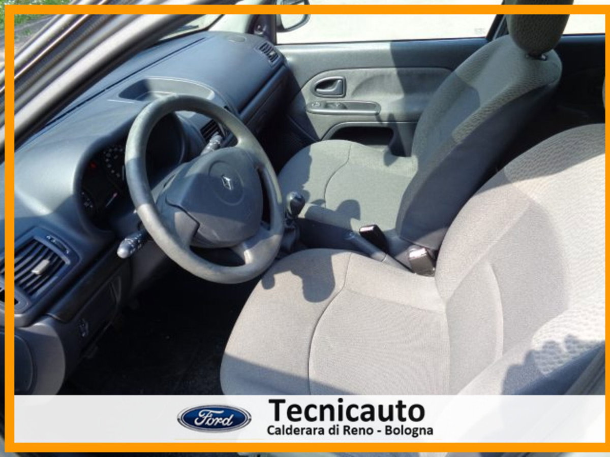Renault Clio 1.2 16V cat 5 porte Confort Authentique (10)