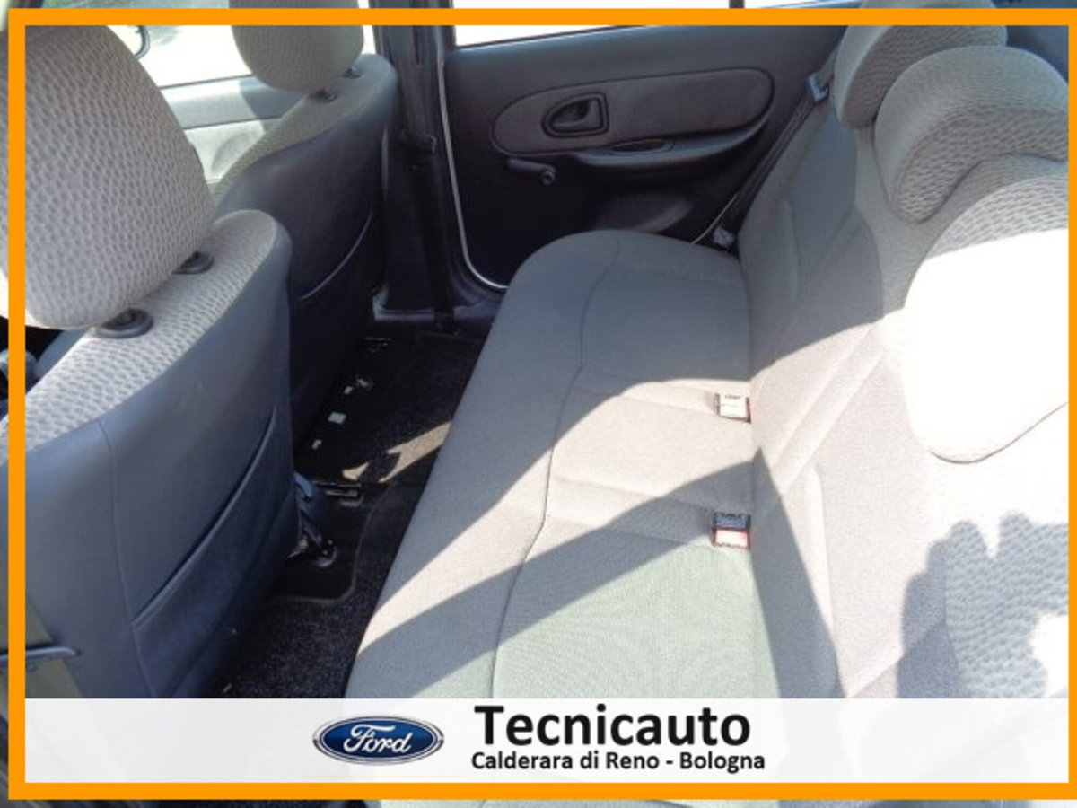 Renault Clio 1.2 16V cat 5 porte Confort Authentique (11)