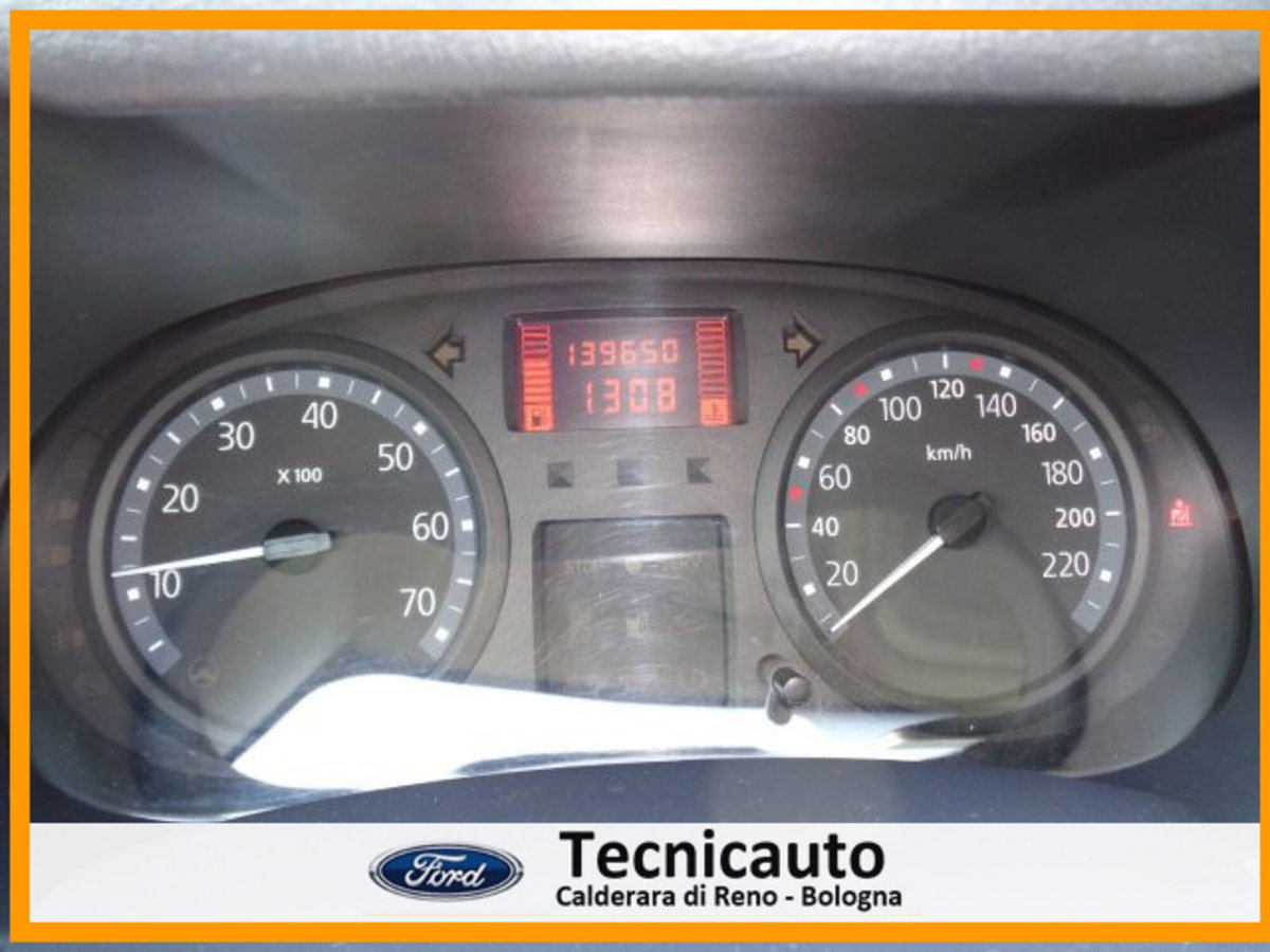 Renault Clio 1.2 16V cat 5 porte Confort Authentique (14)