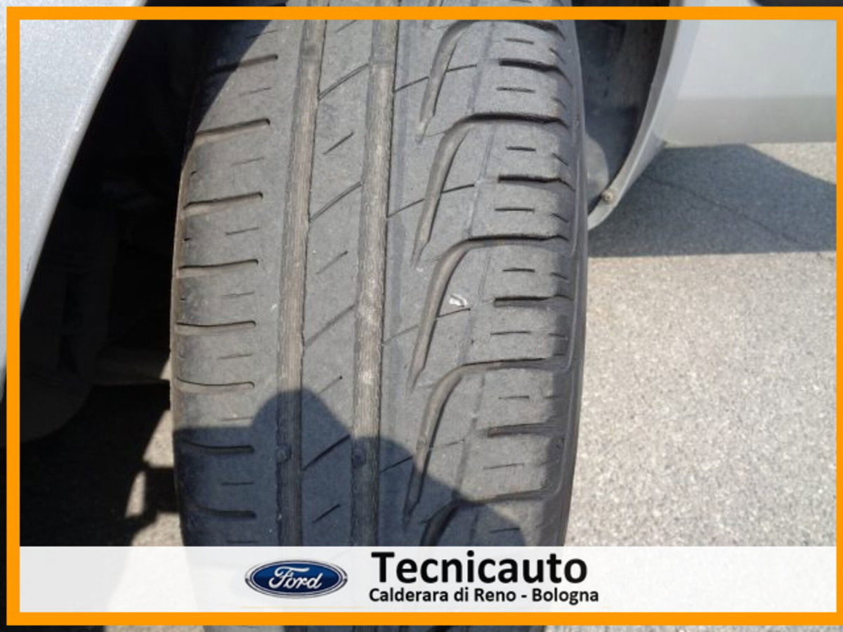 Renault Clio 1.2 16V cat 5 porte Confort Authentique (16)