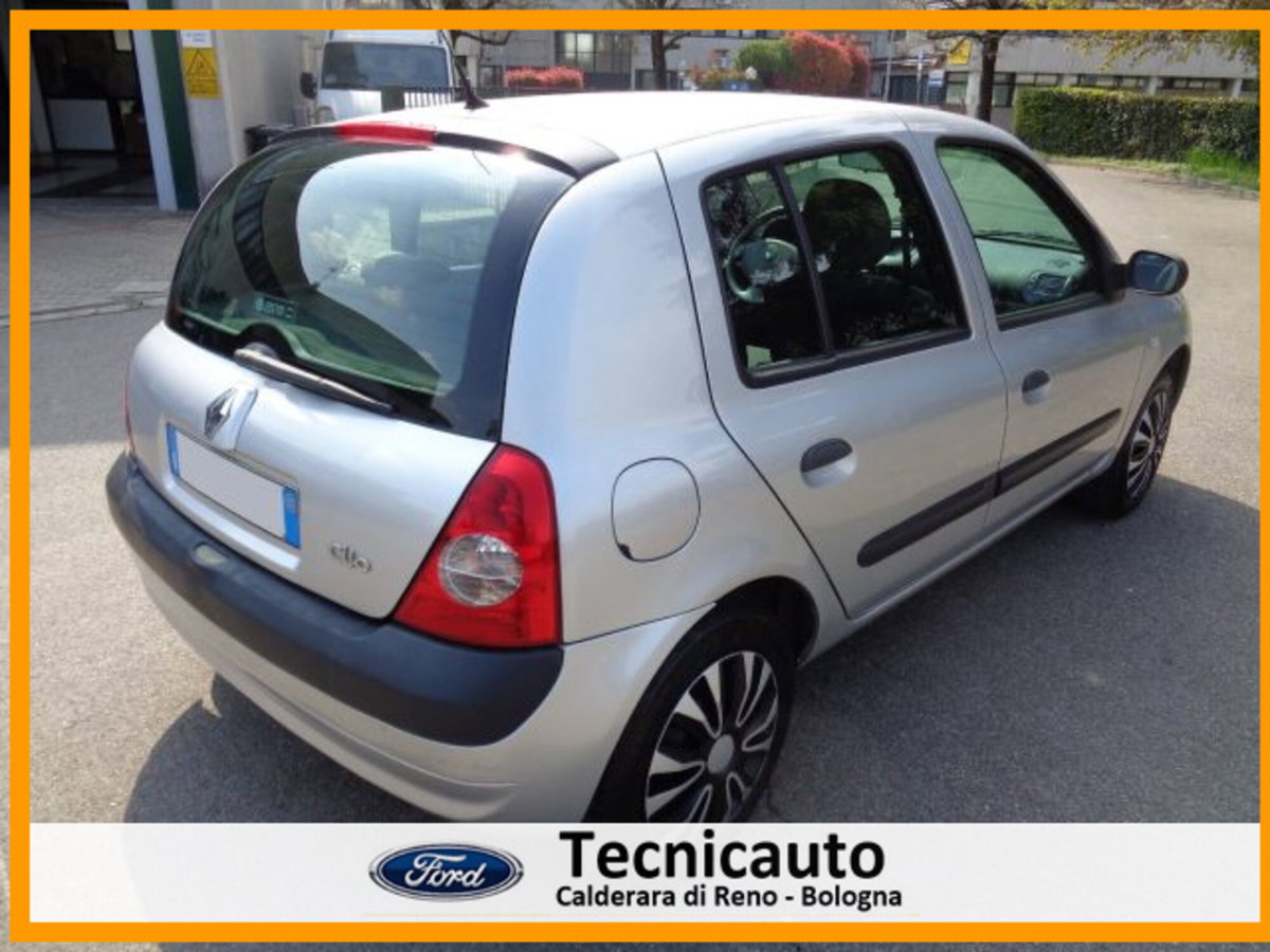 Renault Clio 1.2 16V cat 5 porte Confort Authentique (2)