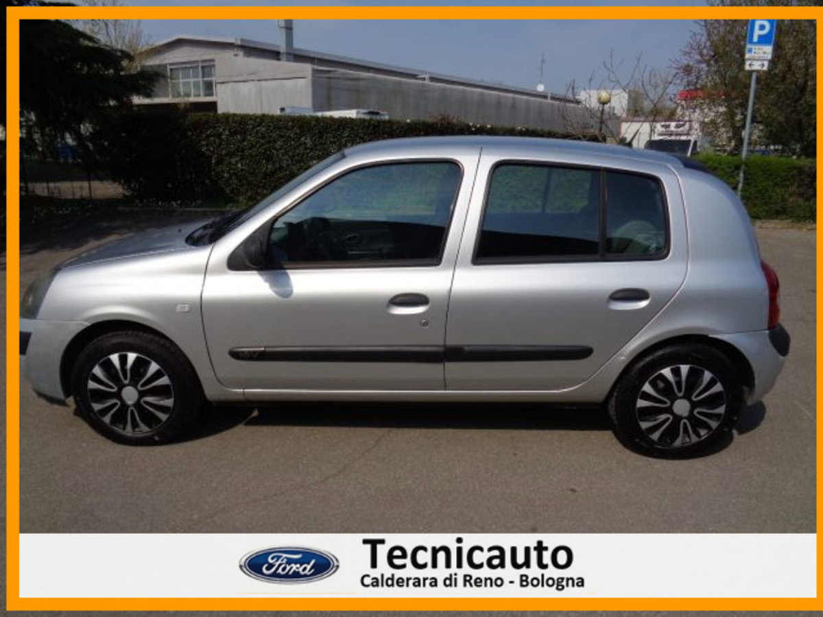 Renault Clio 1.2 16V cat 5 porte Confort Authentique (5)