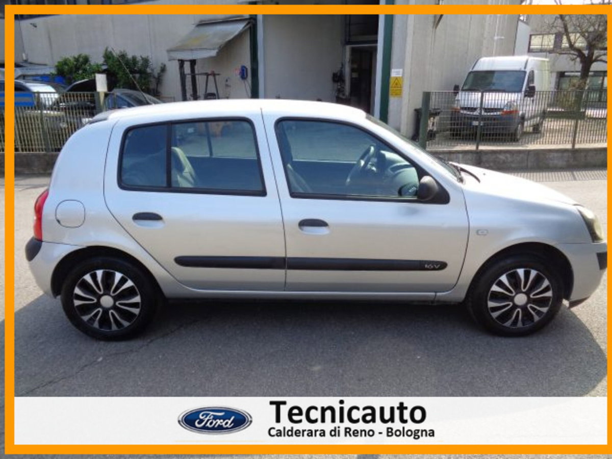 Renault Clio 1.2 16V cat 5 porte Confort Authentique (8)