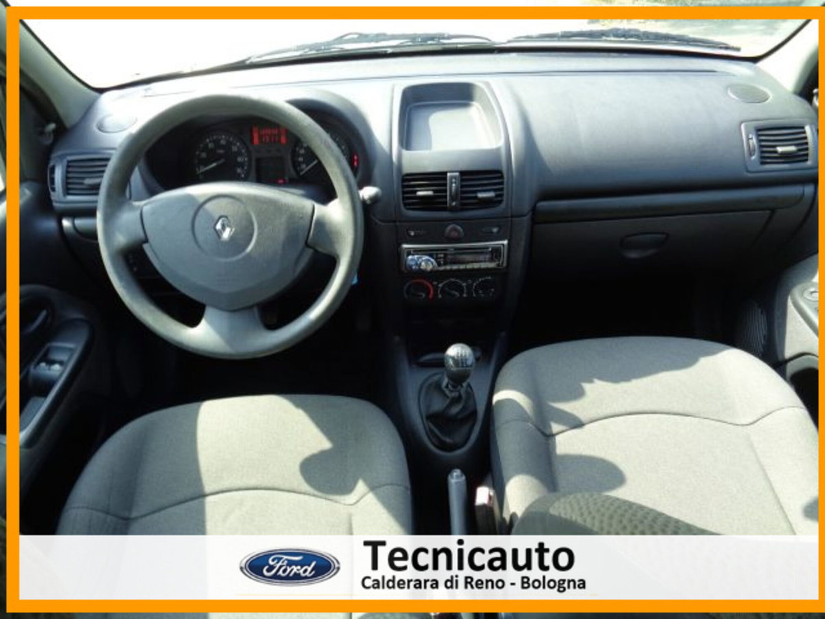 Renault Clio 1.2 16V cat 5 porte Confort Authentique (9)