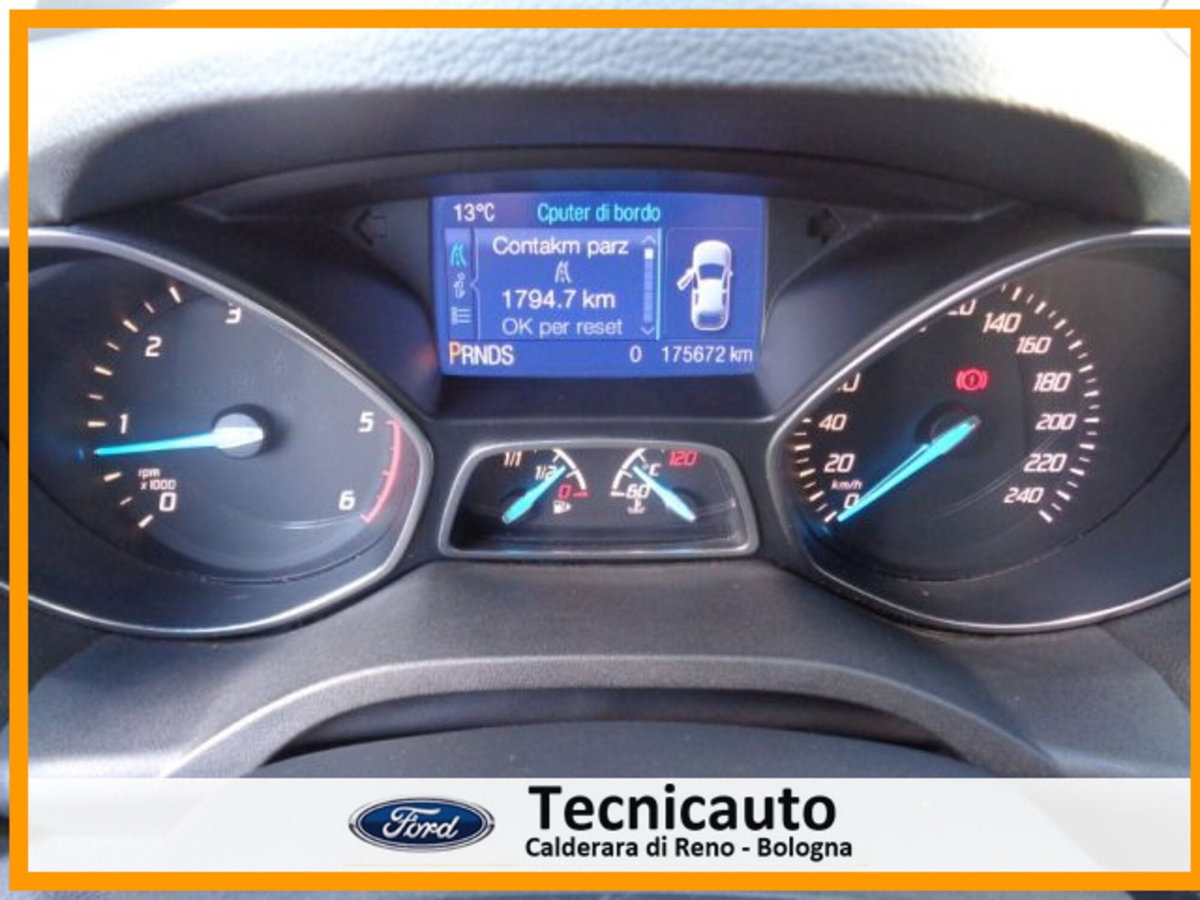 Ford Kuga 2.0 TDCI 140 CV 4WD Powershift Titanium (14)