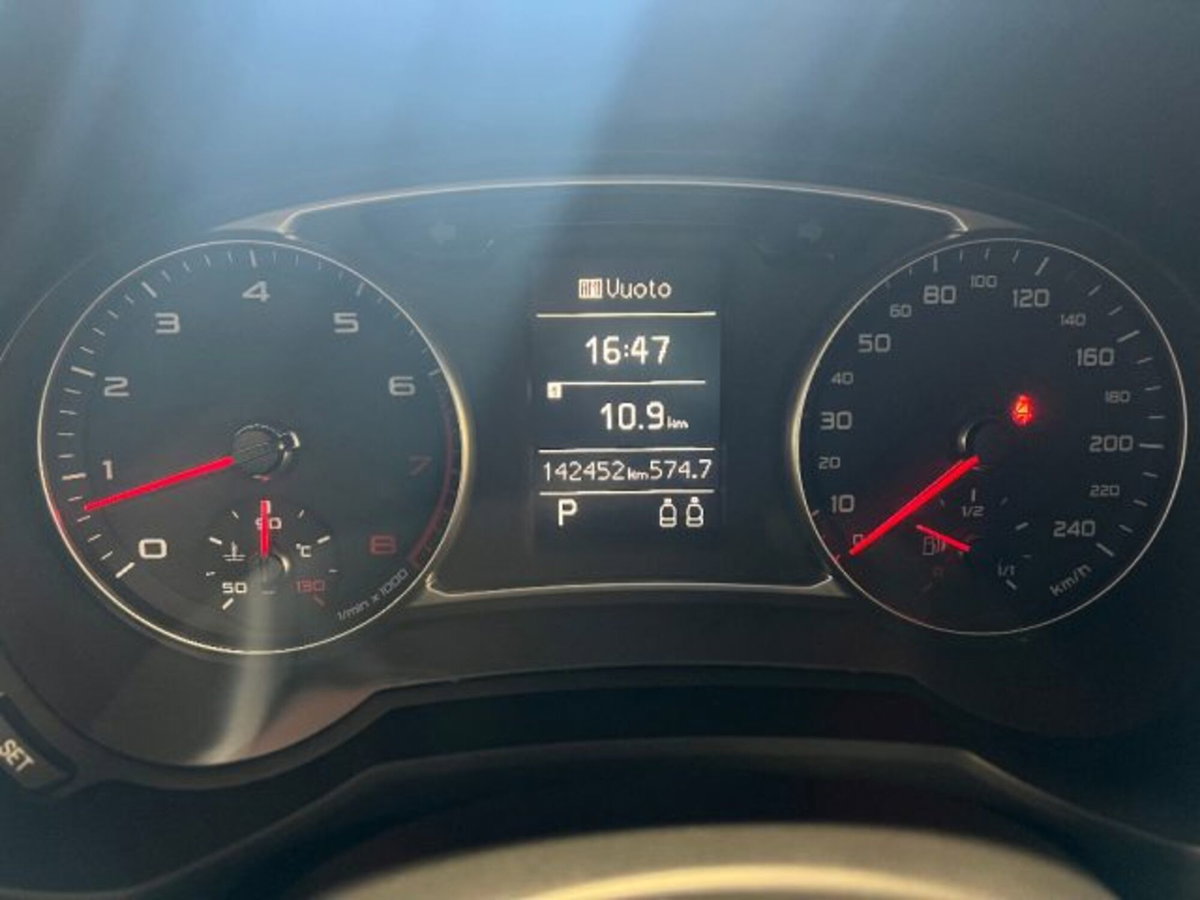Audi A1 1.4 TFSI S tronic 119g Ambition (10)