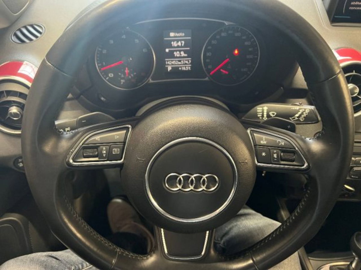 Audi A1 1.4 TFSI S tronic 119g Ambition (11)
