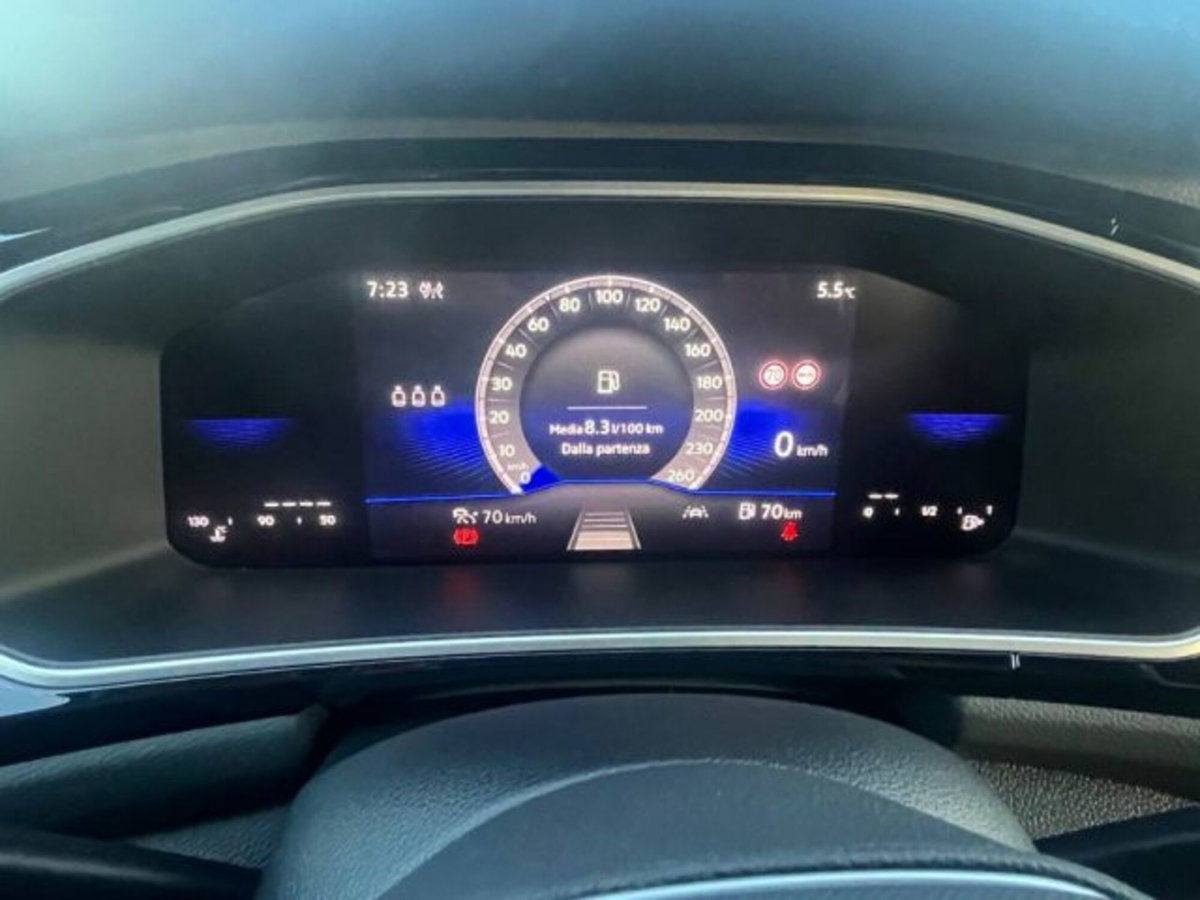 Volkswagen T-Roc 1.0 tsi R-Line 115cv (13)