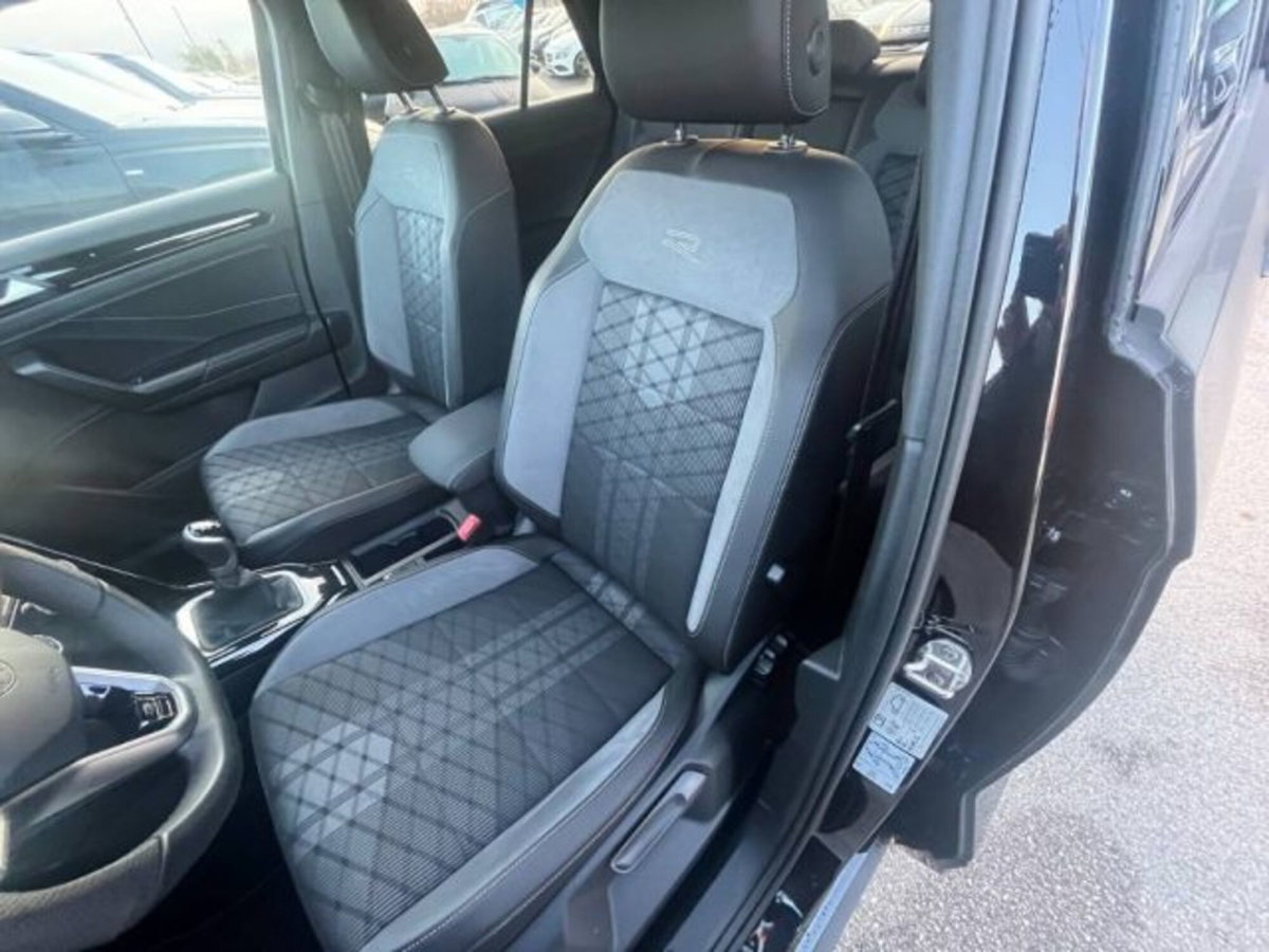 Volkswagen T-Roc 1.0 tsi R-Line 115cv (8)