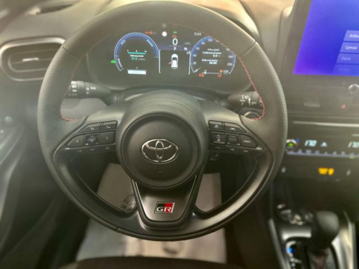 Toyota Yaris Cross 1.5h GR Sport Black Sky fwd 116cv e-cvt (4)