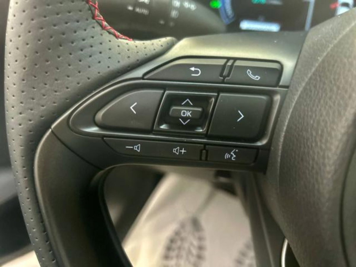 Toyota Yaris Cross 1.5h GR Sport Black Sky fwd 116cv e-cvt (5)