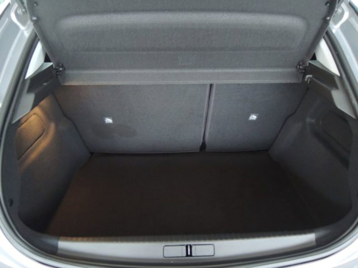 Opel Corsa 1.2 Elegance (13)
